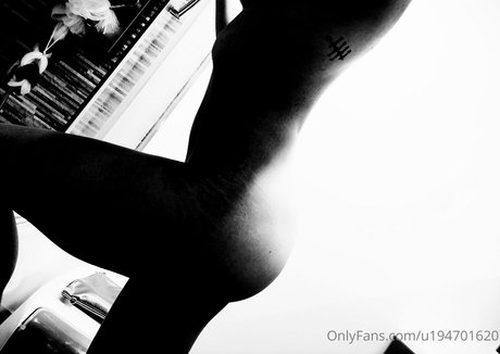 Foto di nudo di fuga di OnlyFans di Bloom666