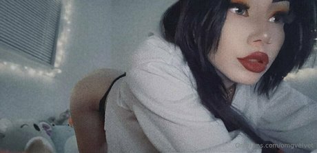 Foto di nudo di fuga di OnlyFans di Omgvelvet