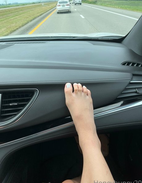 Foto di nudo di fuga di OnlyFans di Itshoneybunny2022