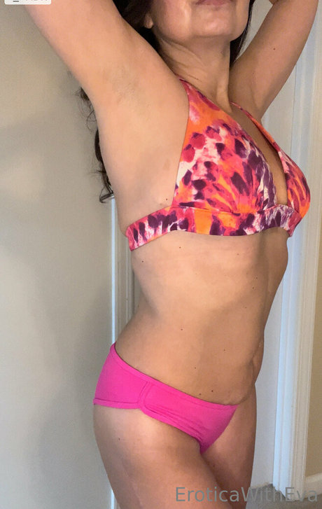 Foto di nudo di fuga di OnlyFans di Eroticawitheva