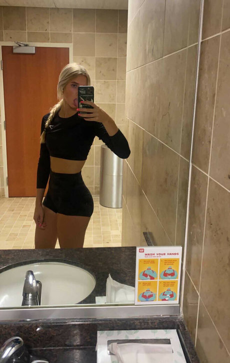 Foto di nudo di fuga di OnlyFans di Ella Fredrickson