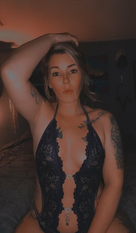 Foto di nudo di fuga di OnlyFans di Pillowprncss5984