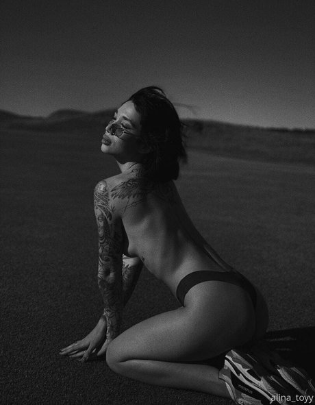 Foto di nudo di fuga di OnlyFans di Polinamolly