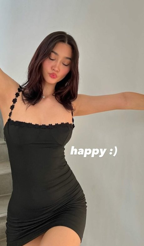 Foto di nudo di fuga di OnlyFans di Salysaouk