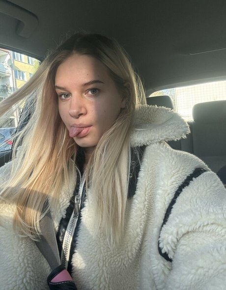 Littletinyblonde