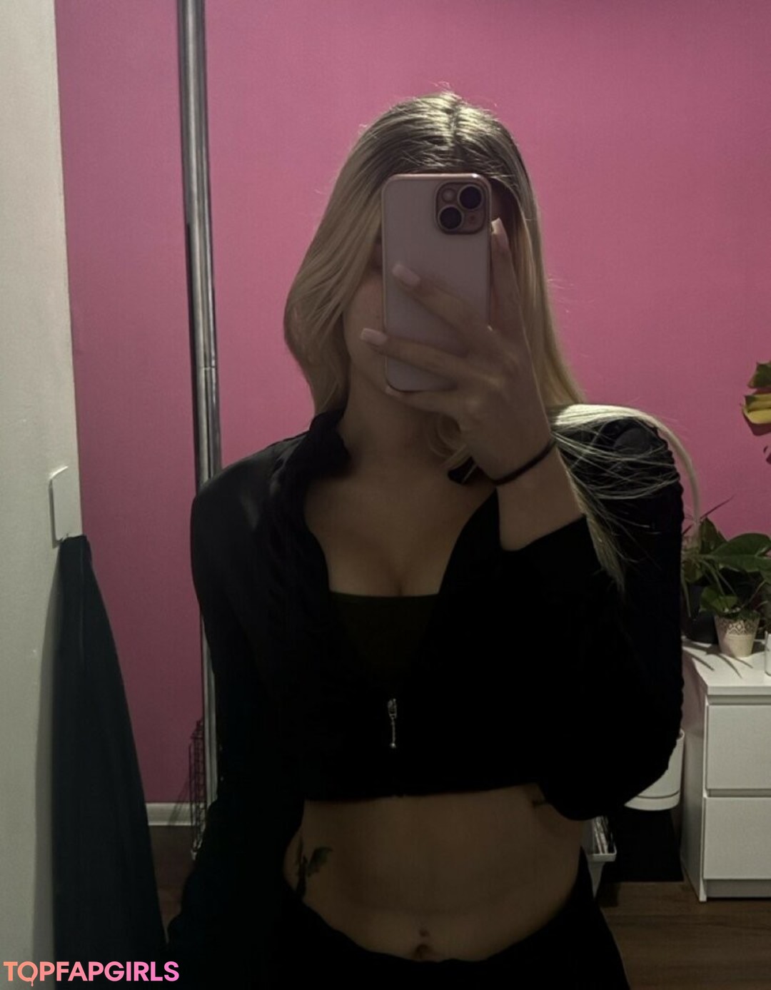 Foto di nudo di fuga di OnlyFans di Littletinyblonde #120 Foto di nudo di fuga di OnlyFans di Littletinyblonde #120