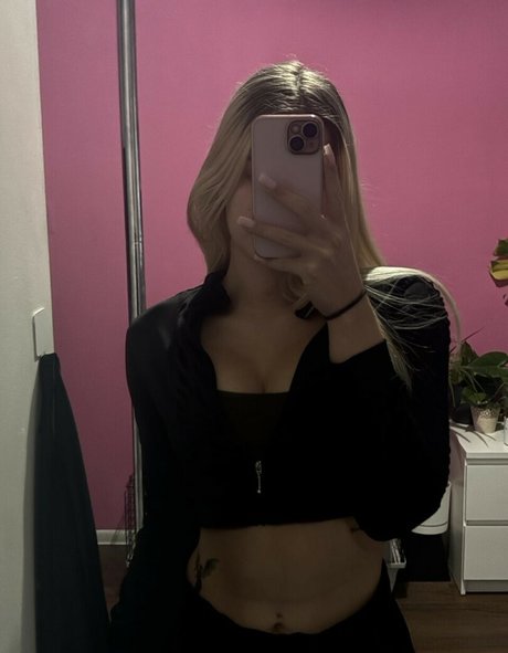 Littletinyblonde