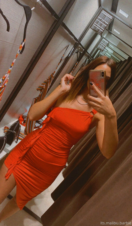 Foto di nudo di fuga di OnlyFans di Malibubarbiexx