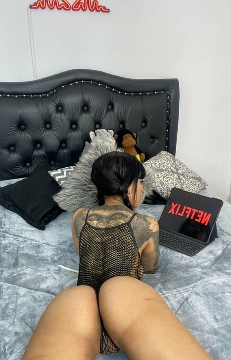 Foto di nudo di fuga di OnlyFans di Pleasantmorenaa