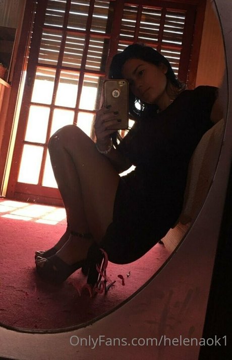 Foto di nudo di fuga di OnlyFans di Helenaok1
