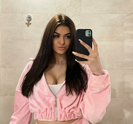 Foto di nudo di fuga di OnlyFans di Aliiafairy