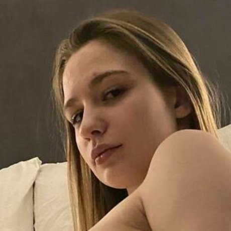 Foto di nudo di fuga di OnlyFans di Annacherry1