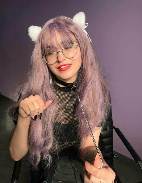 Foto di nudo di fuga di OnlyFans di Adelblossom