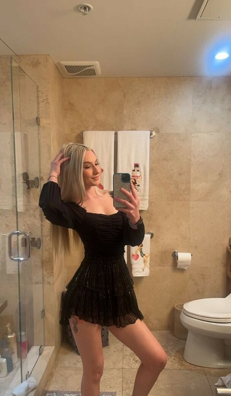 Foto di nudo di fuga di OnlyFans di Roxanne Rhodes