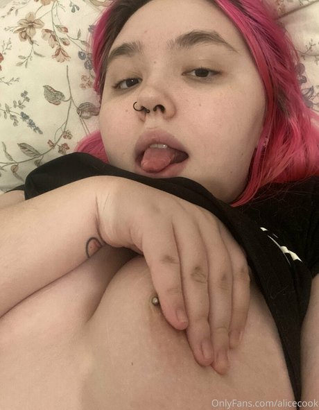 Foto di nudo di fuga di OnlyFans di Alicecook