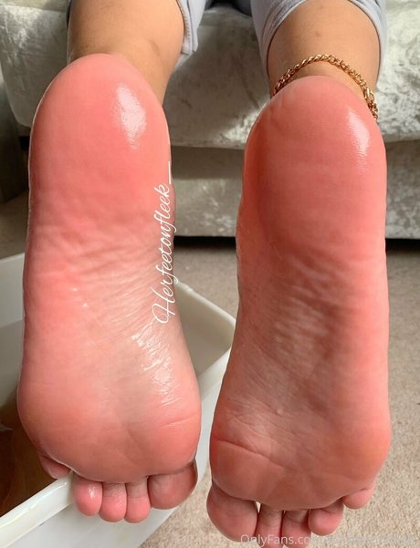 Foto di nudo di fuga di OnlyFans di Herfeetonfleek