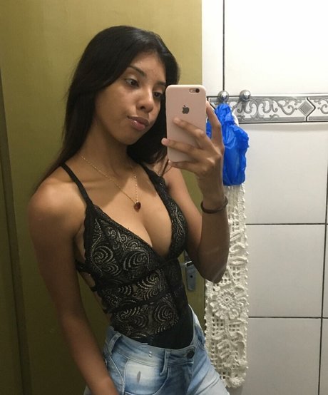Foto di nudo di fuga di OnlyFans di Maria Gabriela
