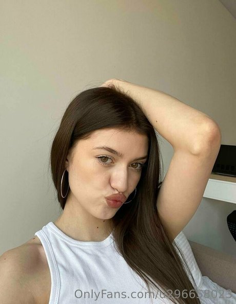 Foto di nudo di fuga di OnlyFans di Ellienoir