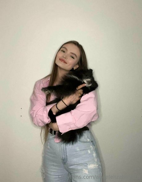 Angelelizabeth28