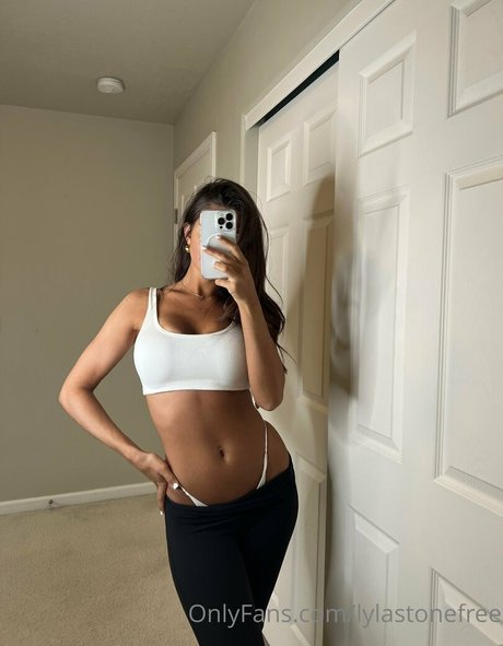 Foto di nudo di fuga di OnlyFans di Lylastonefree