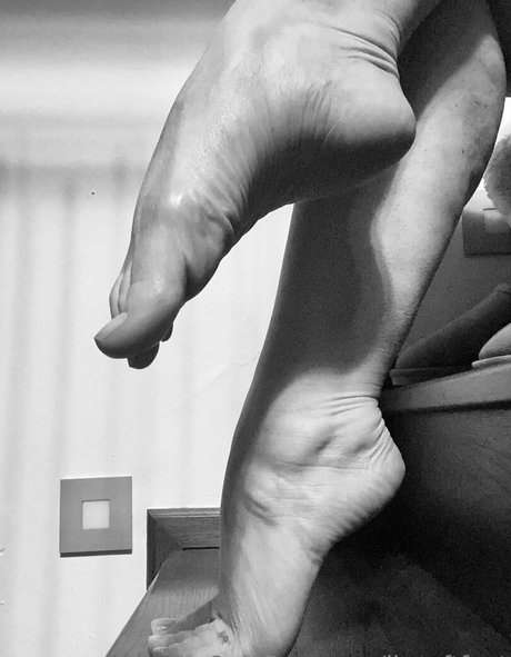 Foto di nudo di fuga di OnlyFans di Liasoftfoot