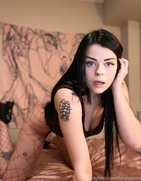 Foto di nudo di fuga di OnlyFans di Ravebbyjade