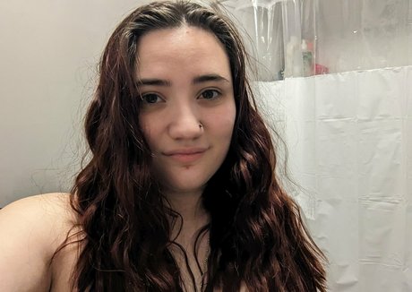 Foto di nudo di fuga di OnlyFans di Lle222