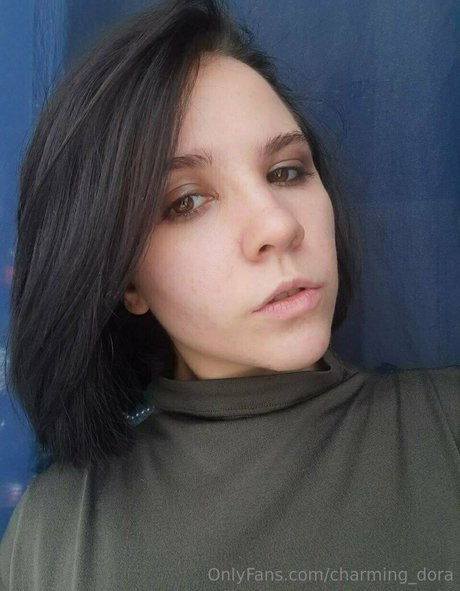 Foto di nudo di fuga di OnlyFans di Charmingdora