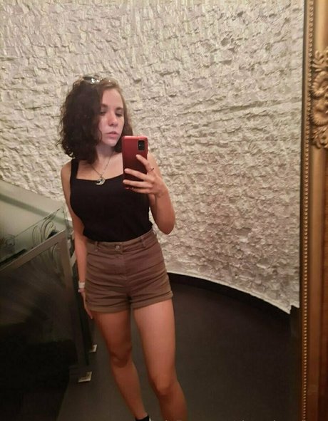 Foto di nudo di fuga di OnlyFans di Charmingdora