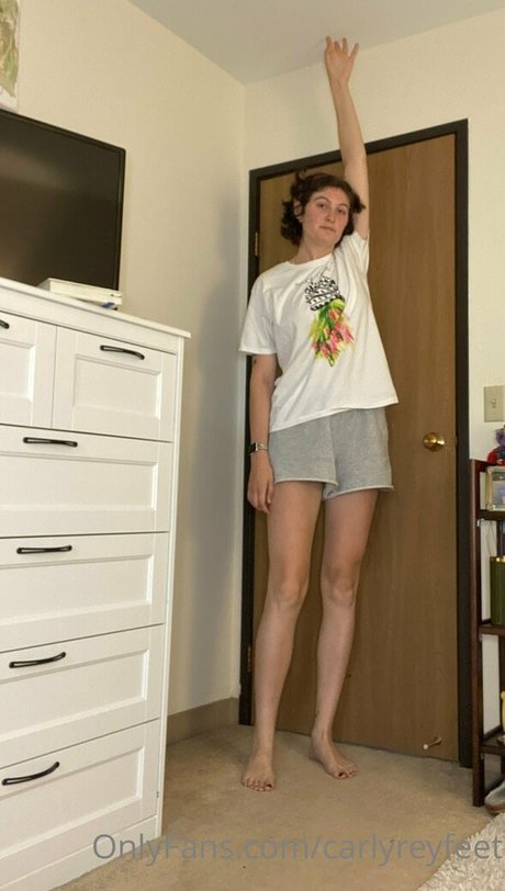 Carlyreyfeet