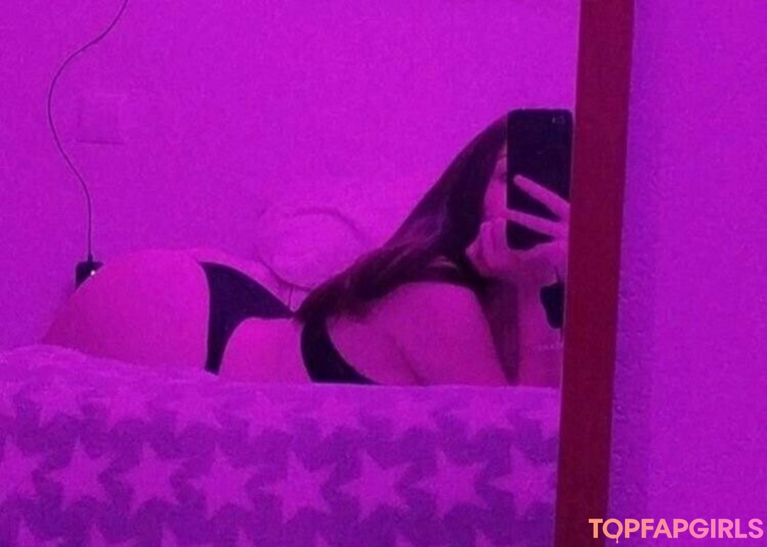 Foto di nudo di fuga di OnlyFans di Melissakatteyes #13 Foto di nudo di fuga di OnlyFans di Melissakatteyes #13