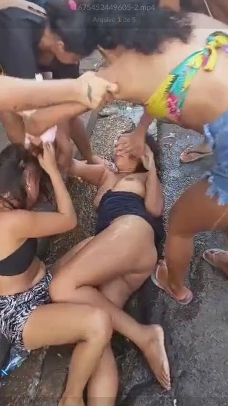 Foto di nudo di fuga di OnlyFans di Mulheres Brigando