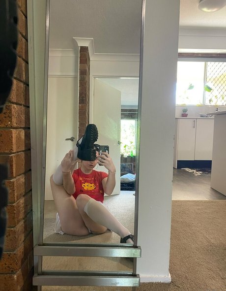 Foto di nudo di fuga di OnlyFans di Room1204