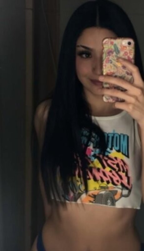 Foto di nudo di fuga di OnlyFans di Isabellaflores98