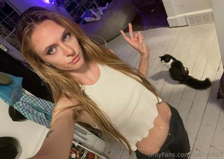 Foto di nudo di fuga di OnlyFans di Lolacosta