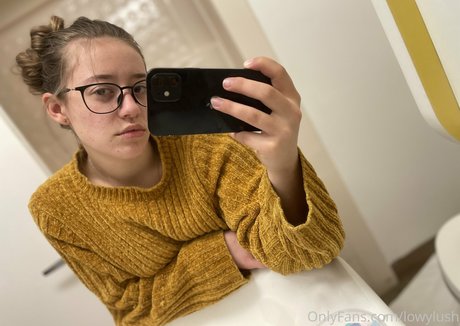 Foto di nudo di fuga di OnlyFans di Lowylush