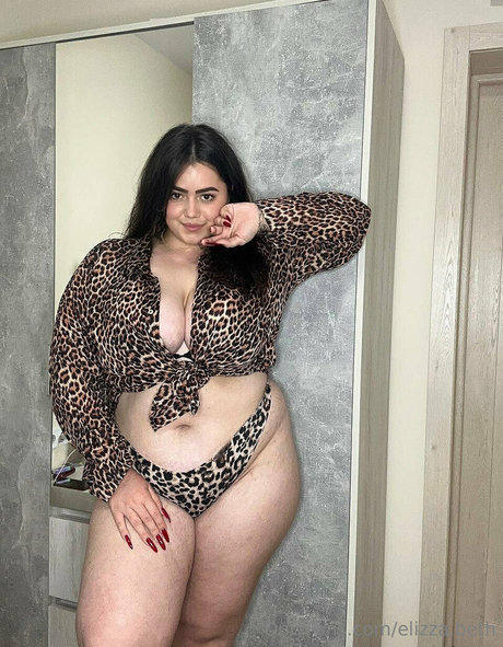 Foto di nudo di fuga di OnlyFans di Elizzabeth