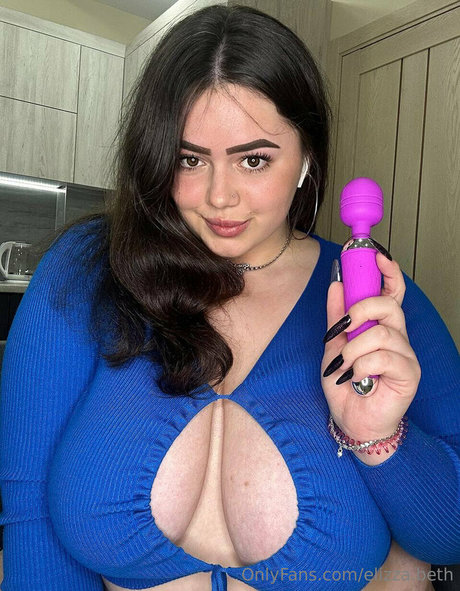 Foto di nudo di fuga di OnlyFans di Elizzabeth