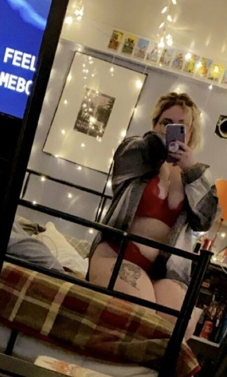 Foto di nudo di fuga di OnlyFans di Croby5253