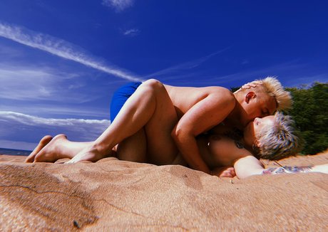 Foto di nudo di fuga di OnlyFans di Pollyyvla