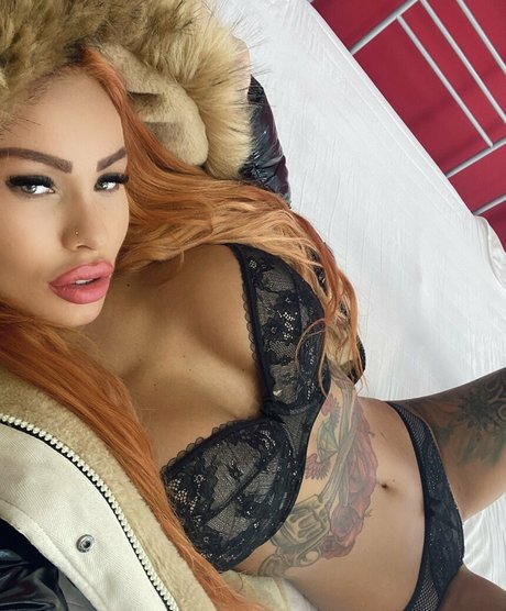 Foto di nudo di fuga di OnlyFans di Hotsierrarossie