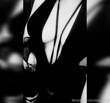 Foto di nudo di fuga di OnlyFans di Liliveil666