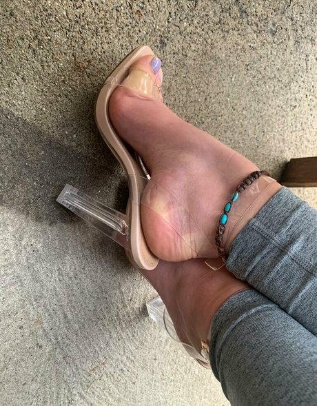 Foto di nudo di fuga di OnlyFans di Higharchesbella