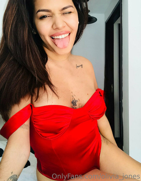 Oliviajones2