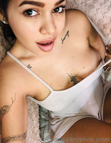 Oliviajones2