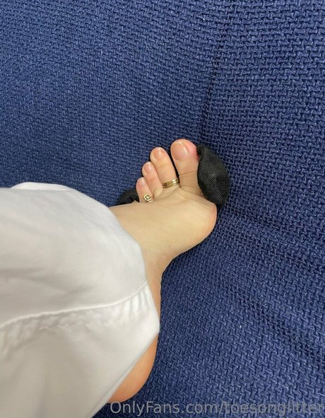 Foto di nudo di fuga di OnlyFans di Toesonglitter