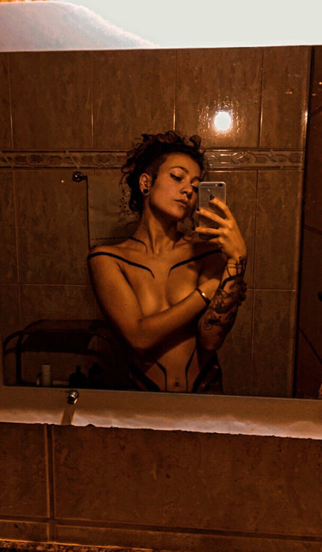 Foto di nudo di fuga di OnlyFans di Therebeck