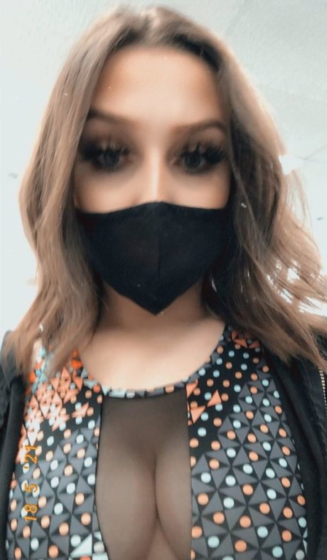 Foto di nudo di fuga di OnlyFans di Chloe Flores