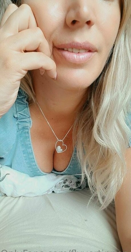 Foto di nudo di fuga di OnlyFans di Flyvertinnen