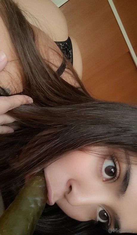 Foto di nudo di fuga di OnlyFans di Miqibaby